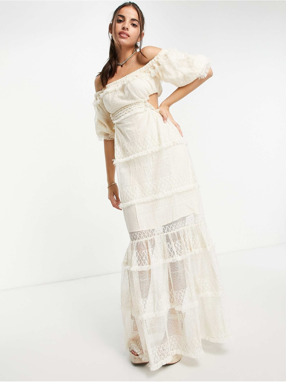 Skylar Rose Off-Shoulder Open-Back Lace Maxi Dress in Cream size M - Picture 2 of 7